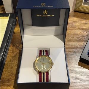 Gold men’s Brooks Brothers watch